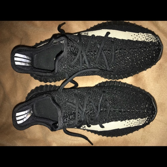 Yeezy’s 350 Boost V2 Oreos - Picture 6 of 8